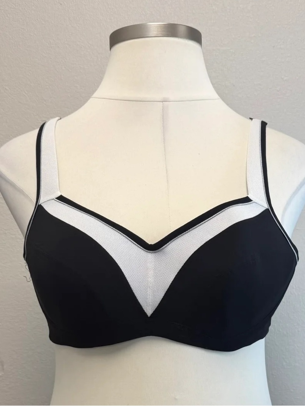 Torrid Black & White Mid Impact Underwire Sports Bra - Size 42B